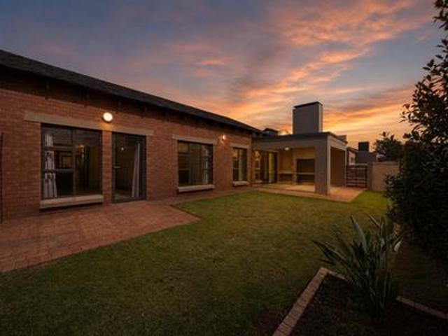 Townhouse in Retire at Midstream