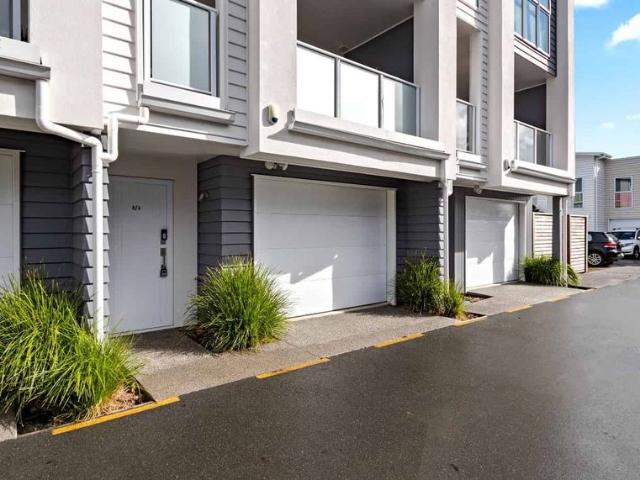 Townhouse in the perfect location!