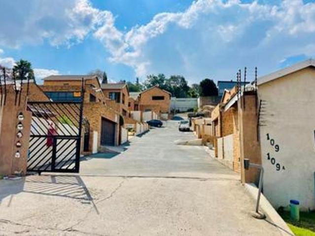 townhouse on the market in oakdene f.