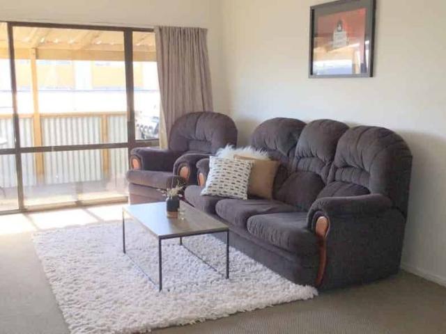 Townhouse Only Minutes From Downtown Mount