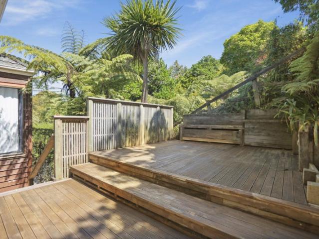 Townhouse oasis in central Karori