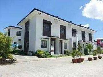 Townhouse low dp near to malls and supermarkets