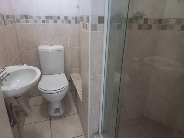 TOWNHOUSE LIVING AT ITS VERRRRRRY BEST!