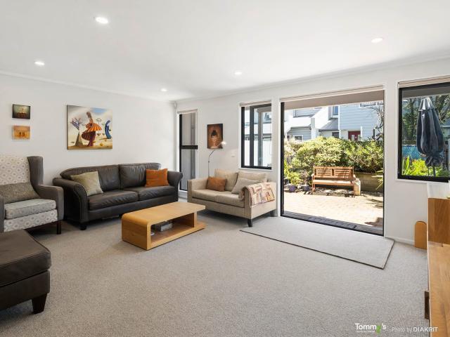TOWNHOUSE LIVING AT ITS IMPECCABLE BEST!