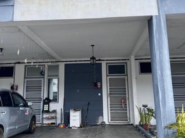 Townhouse Simfoni Perdana for rent