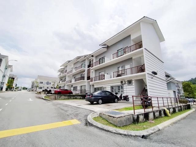 Townhouse Suci Bandar Ainsdale