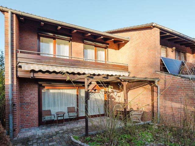 Townhouse with terrace and garage in Hamburg Lohbrügge, 4 rooms