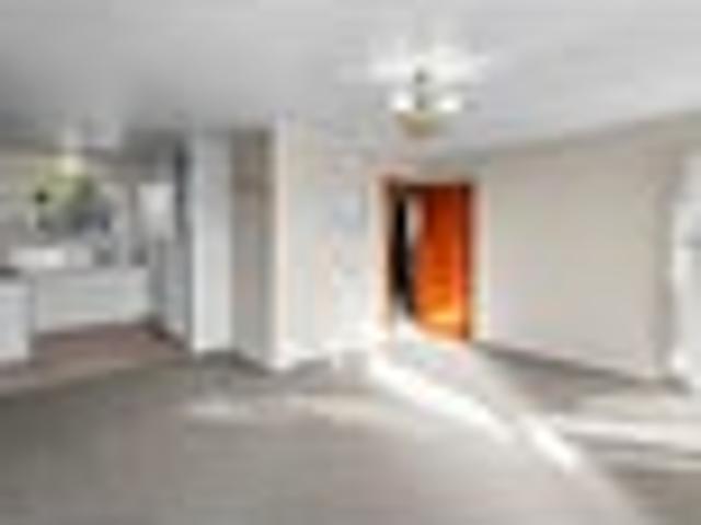 Townhouse with loads of potential