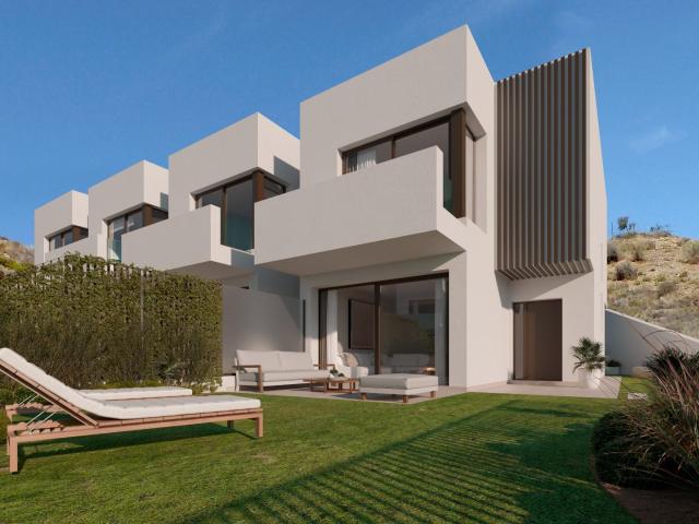 Townhouse with private garden in Rincón de la Victoria