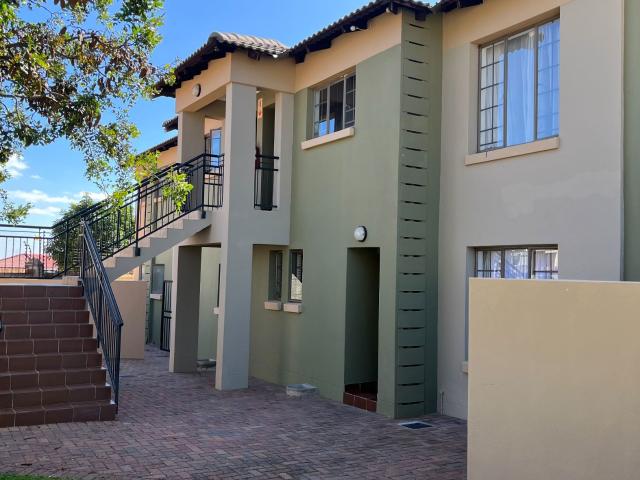 Townhouse to rent in Bendor