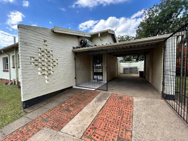 Townhouse to Rent in Paradise