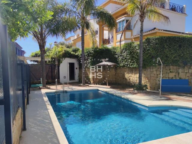 Townhouse to rent in San Pedro de Alcántara