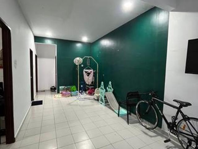 Townhouse taman scientex jaya senai below market value