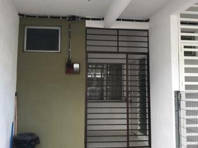 TOWNHOUSE TINGKAT BAWAH Bandar Saujana Putra Jenjarom