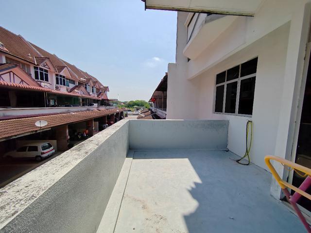Townhouse Upper Floor Taman Seri Mawar at Raja Uda Butterworth