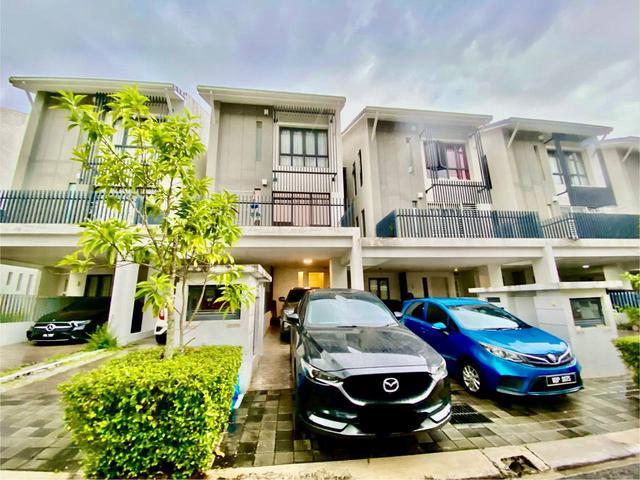 TOWNHOUSECrescent Park Bukit Mahkota BangiFULLY RENOVATED