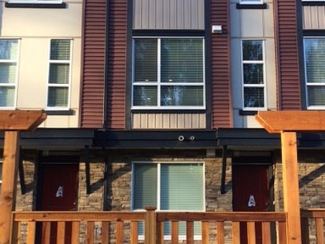 Townhome 3 Bed 3 Bath Plus Office/den