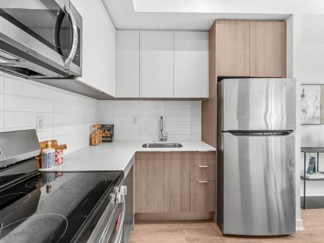 Towns On Danforth 3 Bedroom Apartment for Rent at 41 41 Danforth Road, Toronto, ON M1L 0J6 Oakridge