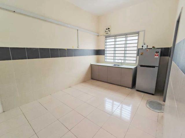 Townvilla Upper Floor Townhouse Tasik Puchong Full Loan RM1000 Booking