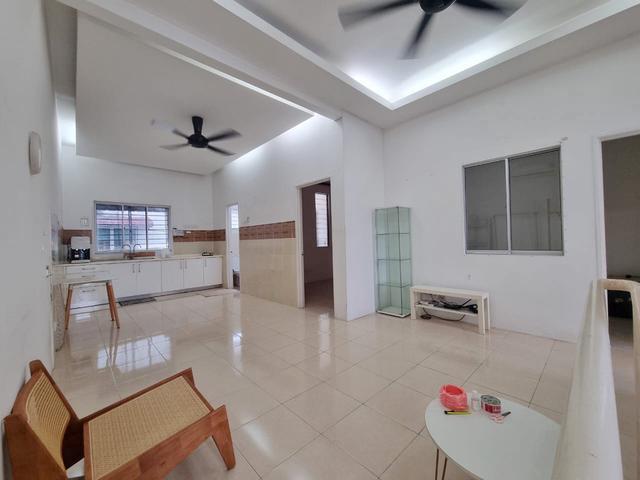 Townvilla Upper Floor Townhouse Tasik Puchong Non Bumi Strata Ready