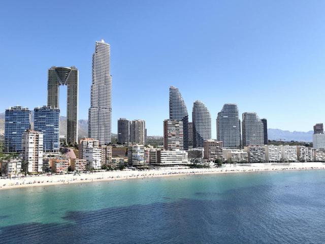 Tm Tower se sitúa en Benidorm, a 150 metros de la playa de P. 243m² Benidorm