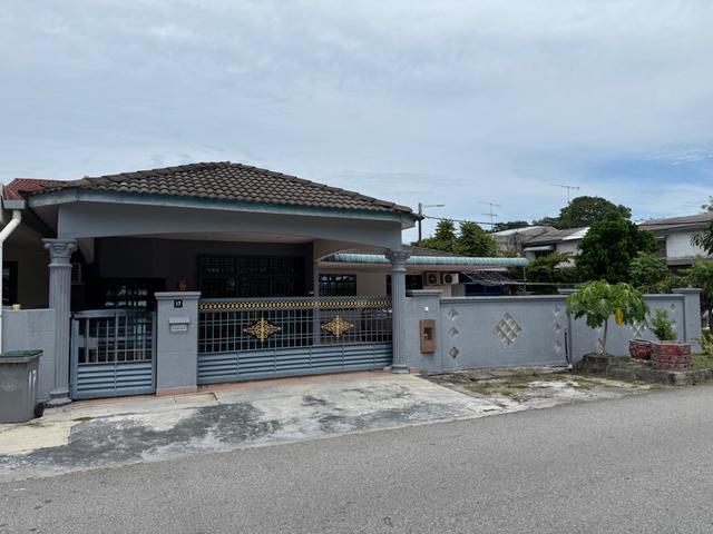 Tmn Maju Corner Lot For Sale