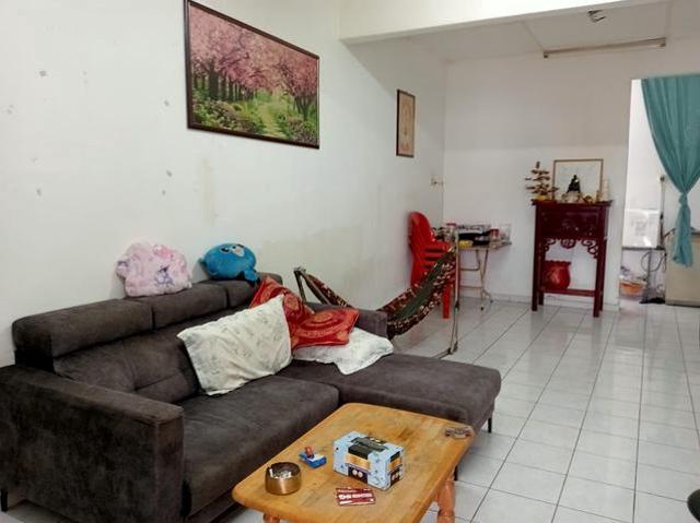 Tmn Merdeka bare unit single story 3R2B house for sale