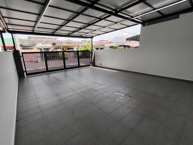 Tmn Nam Seng Fully renovated freehold Single storey 3R2B for sale