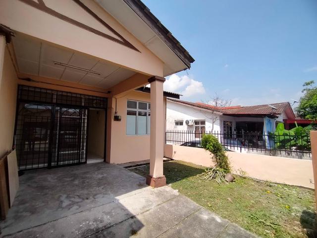 Tmn Seroja Sepang End Lot 3R2B for Sale Below Market