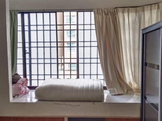 Tmn sri bunga jelutong area medium room for male