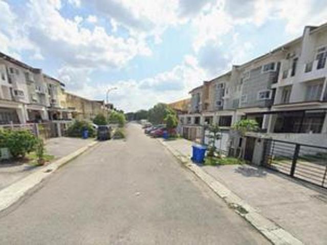 TMN SUBANG IDAMAN SHAH ALAM 3 Storey Terrace Ready Move In