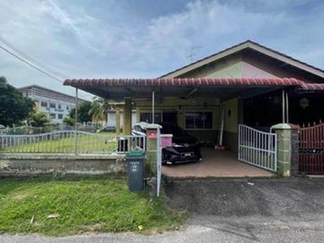 TMN PULAI EMAS l CORNERLOT l FULL LOAN l BELOW MARKET l RENOVATION