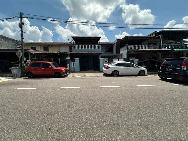 Tmn Rinting Fully renovated Double Storey
