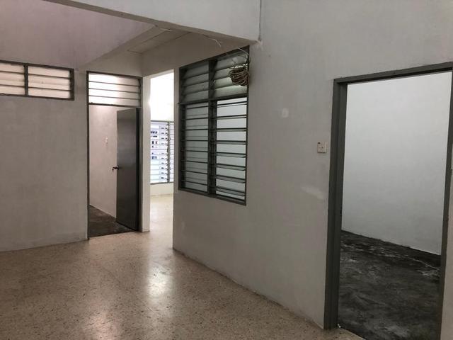 Tmn Tunku Putra Single Storey Terrace for sale Room 3 Toilet 11