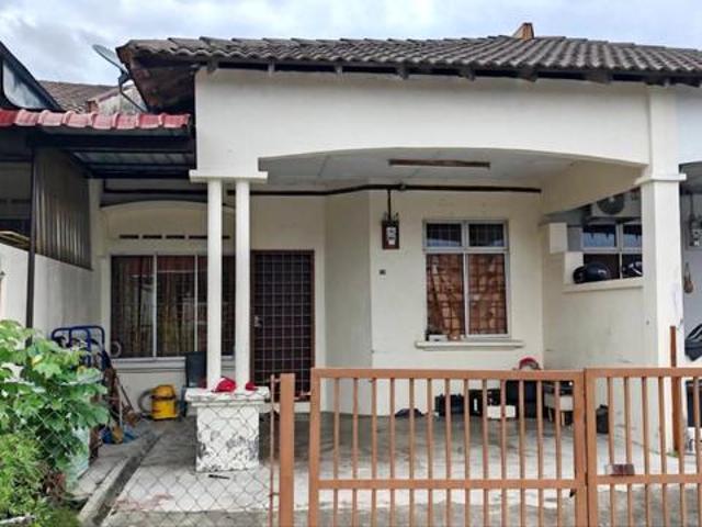 Tmn Universiti Jln Kebangsaan 3Bed2Bath Full Loan Cash Out Unit