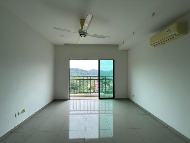 TParkland 3Room3Bath Nice Forest View Nice Condition Below Market