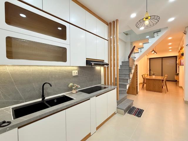 Trục 3/2 lý thường kiệt 2 mặt tiền hẻm xe tải đất nở hậu dtsd 65m²