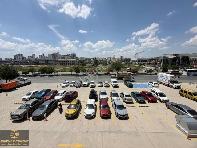 Tr İnvest Mega Bulvar'da Ön Cephe Balkonlu Ofis