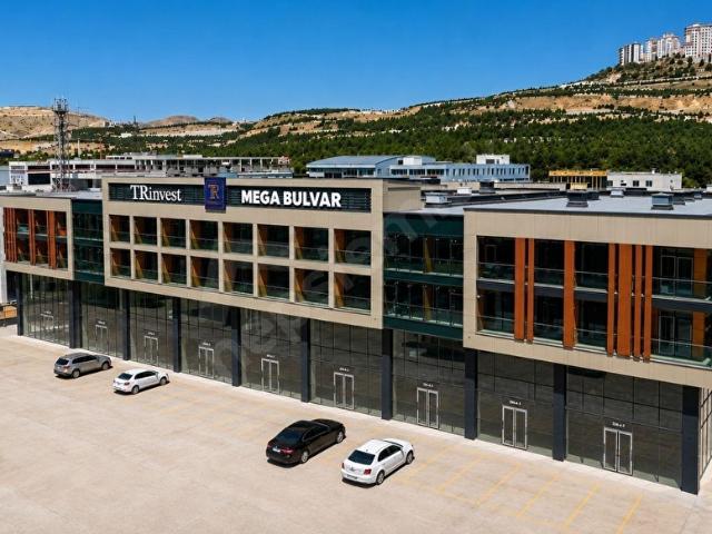 TR Invest Mega Bulvar'da 60 m Kiralık Ofis