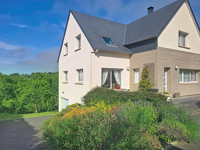 TROUVILLE SUR MER Maison contemporaine de 6 pièces