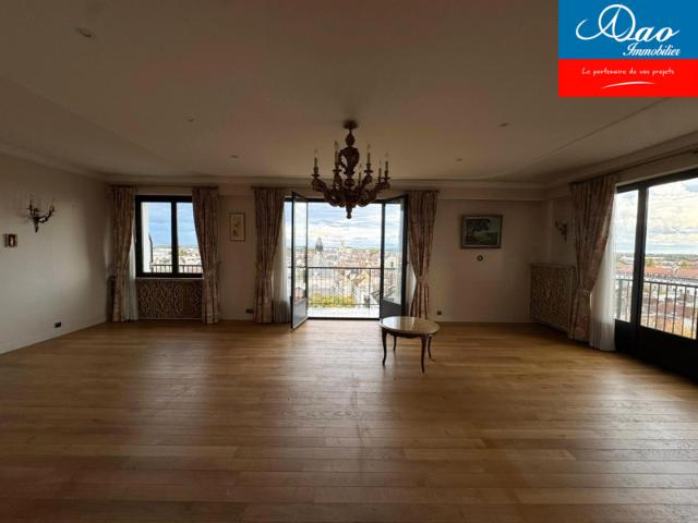 Troyes centre ville secteur Gare Appartement 195m avec balco