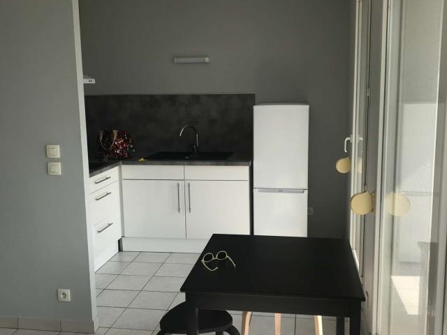 TROYES – APPARTEMENT DE TYPE I BIS AVEC BALCON