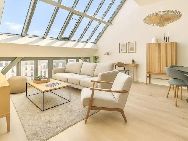 Trocadéro – Duplex d’exception au dernier étage