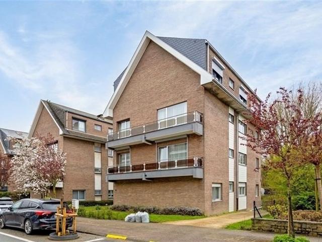 Trois chambres avec vue exclusive sur l'étang