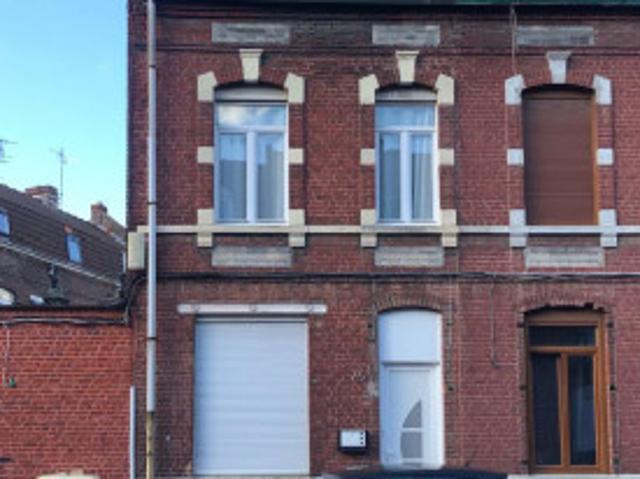 Trois logements disponible dans location de 5 logements avec salle d'eau privatives