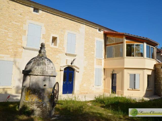 TROIS PALIS VIEUX BOURG
