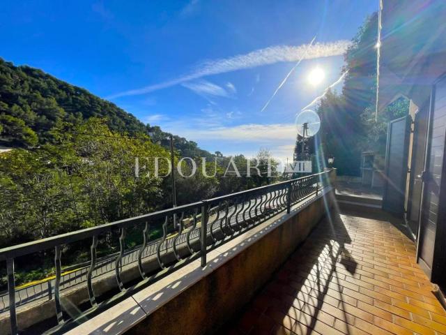 Trois pièces à vendre avec terrasse, agréable vue dégagée et ape