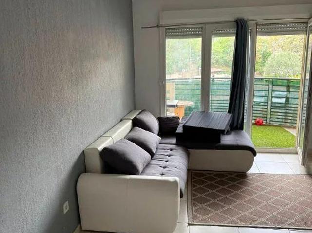 Trois pièces avec terrasses de 40m², cave et parking