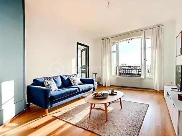 TROIS PIECES DERNIER ETAGE, SOLEIL, VUE DEGAGEE