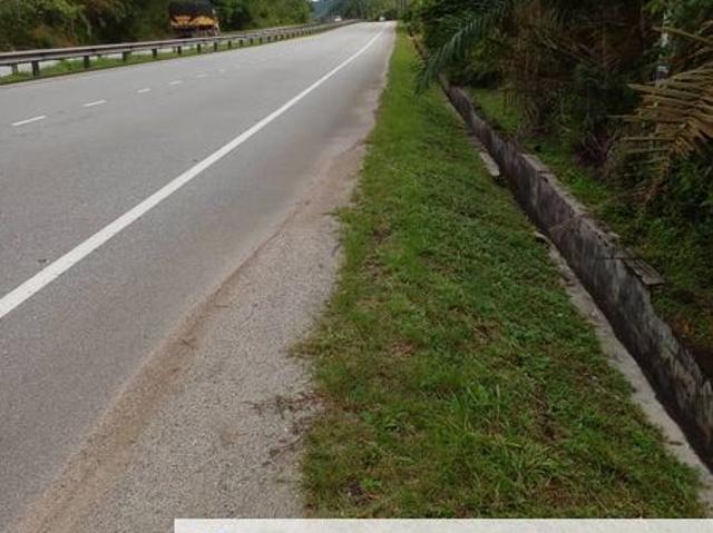 TROLAK 1.35 ekar tepi jalan